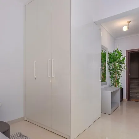 Golden Cactus C19 Apartment Thessaloniki