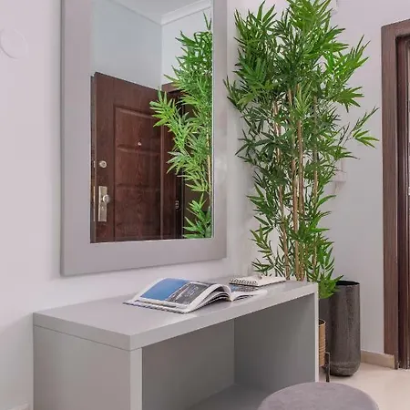 Golden Cactus C19 Apartment Thessaloniki